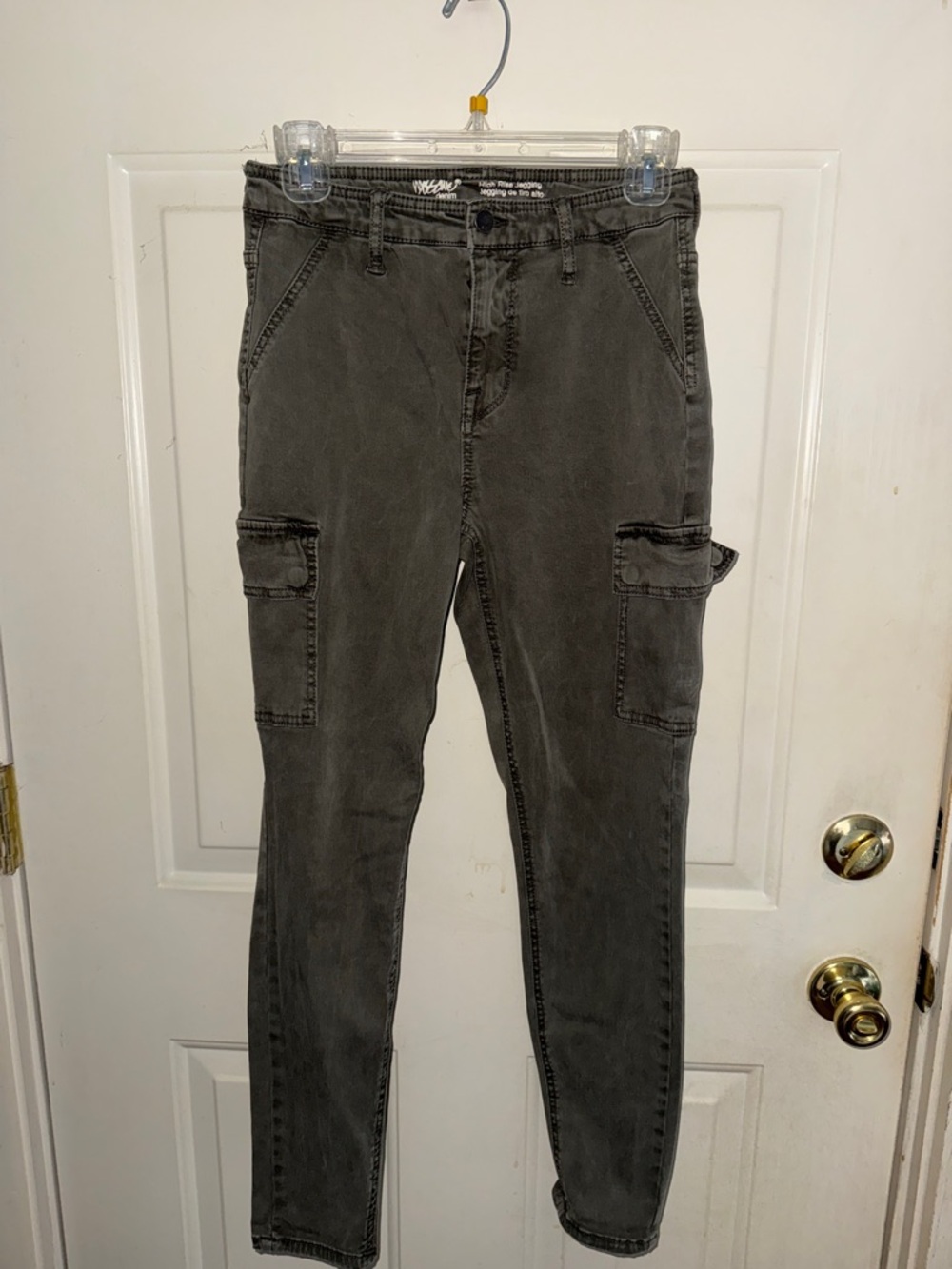 Women's Skinny Cargo Pants - Charcoal Black